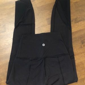 Lululemon Wunder Under 23” Crop w/ Mesh Detail